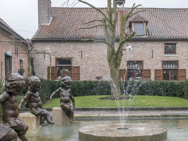 Hof Te Spieringen, Vollezele, Belgium