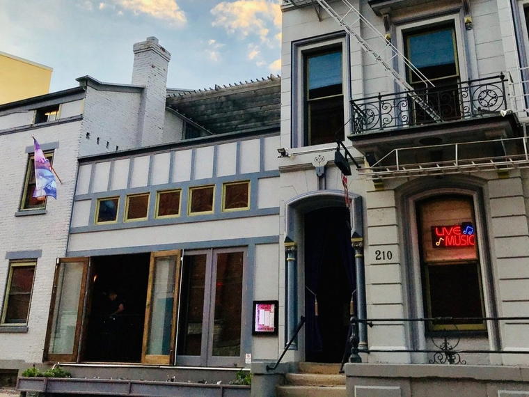 Symphony Hotel & Vivaldi's Restaurant, Cincinnati, United States