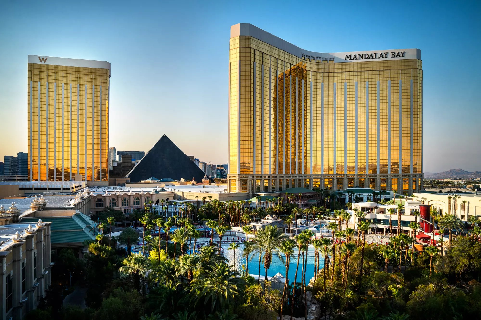 Mandalay Bay hotel in Paradise, United States