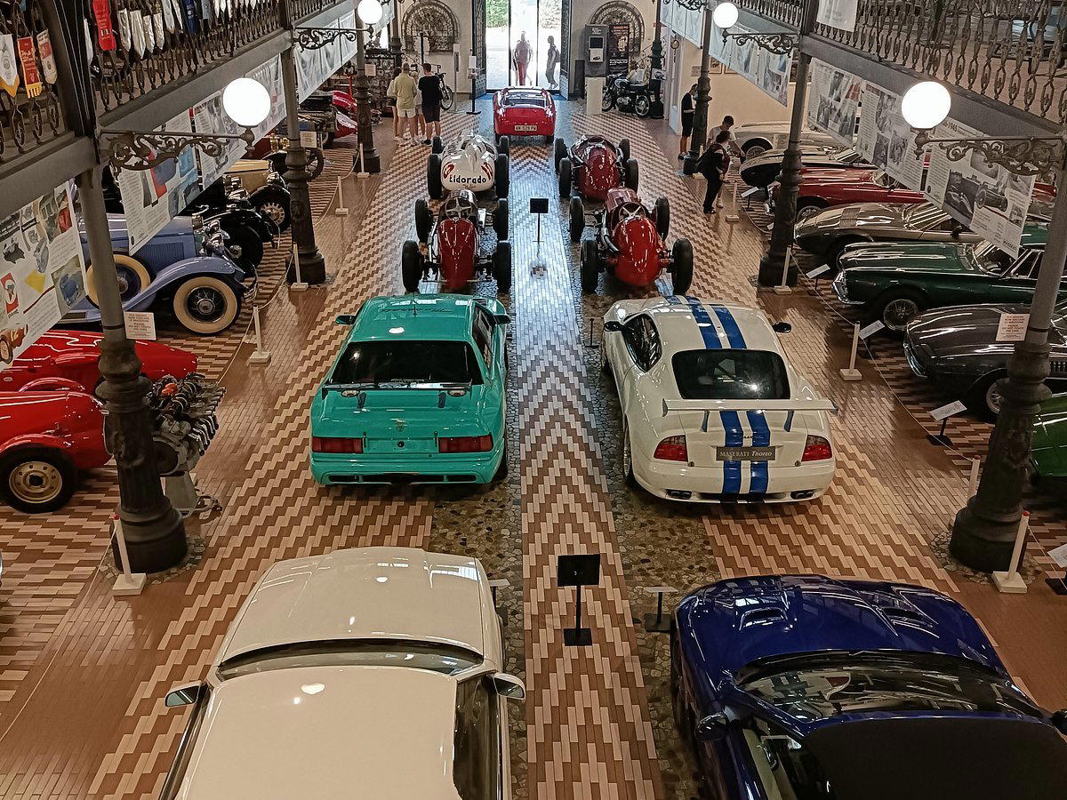 Hombre, Modena, Italy