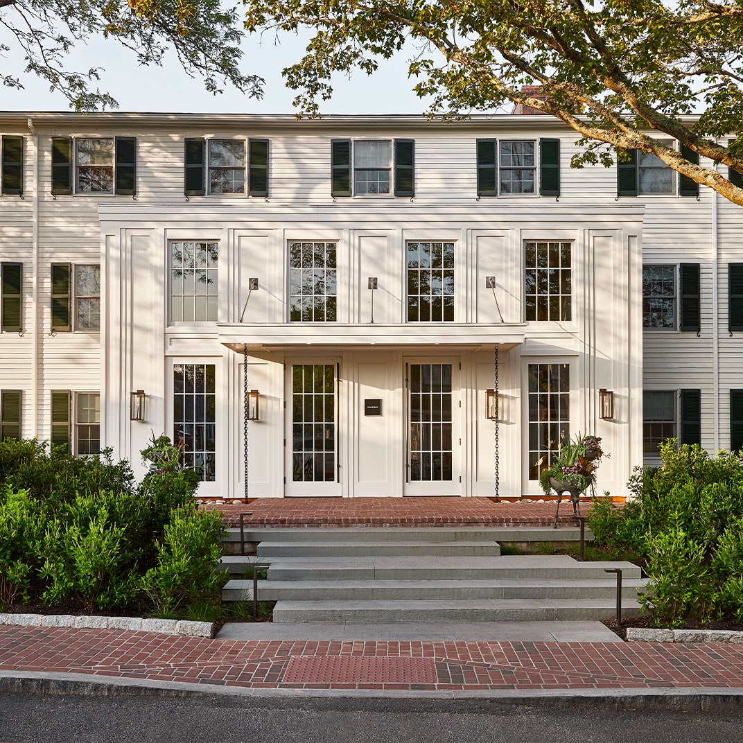 Faraway Martha\u0027s Vineyard hotel in Martha's Vineyard