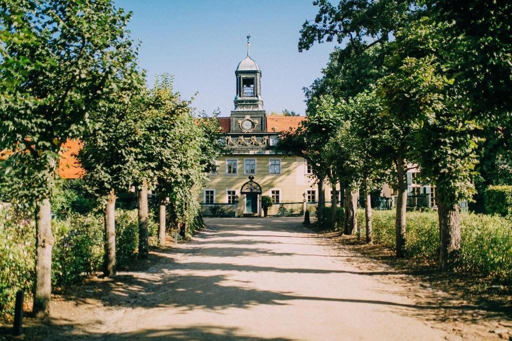 Hotel Villa Sorgenfrei & Restaurant Atelier Sanssouci hotel in Dresden