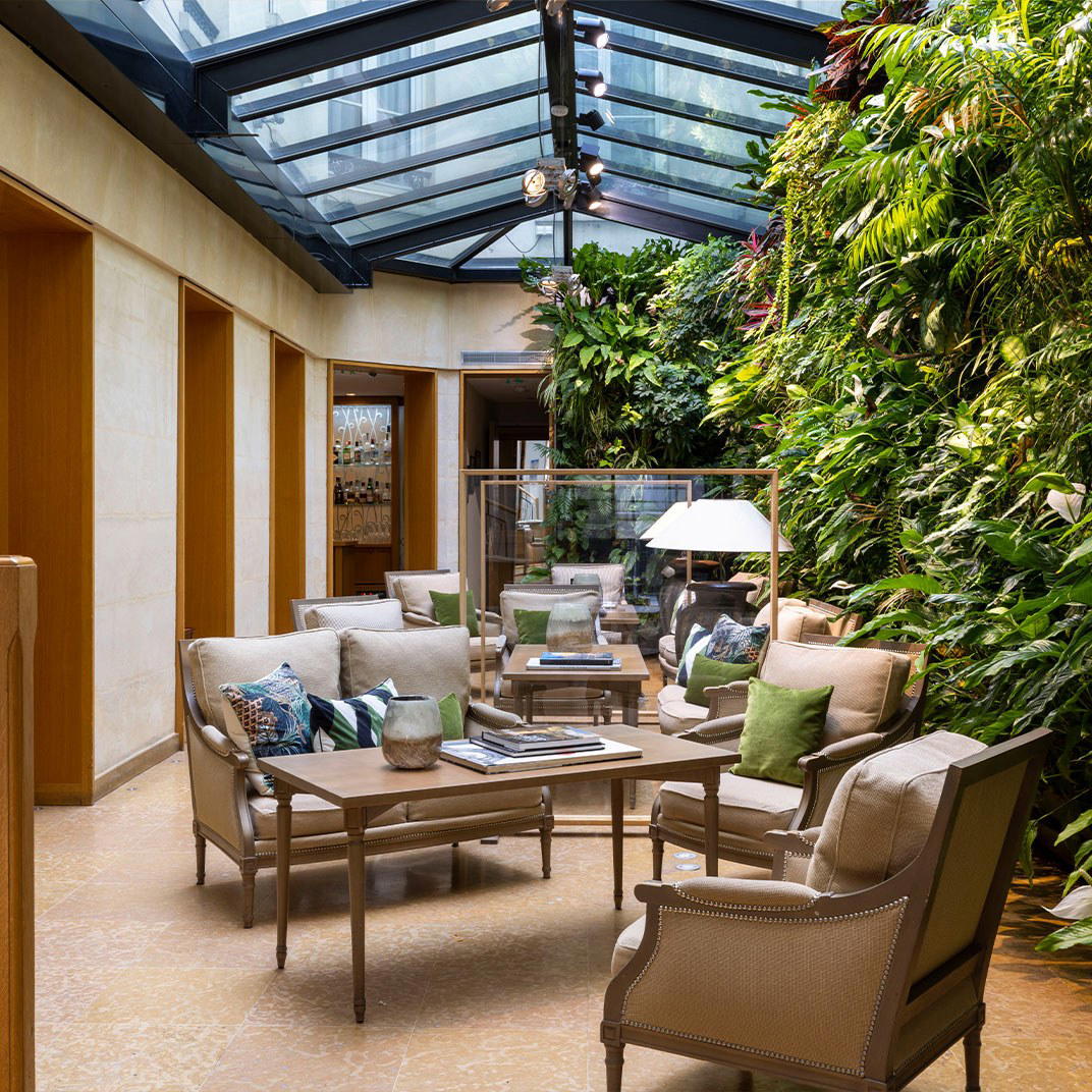 Hôtel Pas de Calais, Paris, France