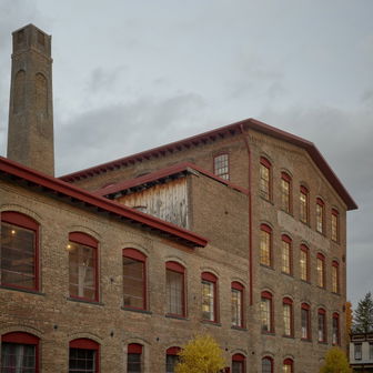 Pocketbook Hotel & Baths