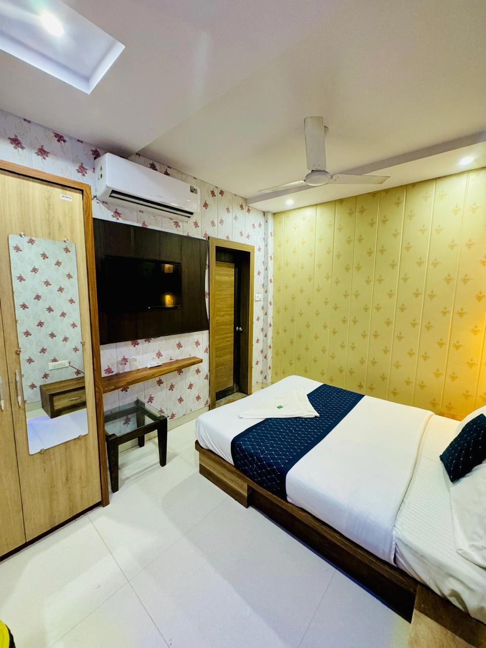 Dharamshala hotel in Varanasi