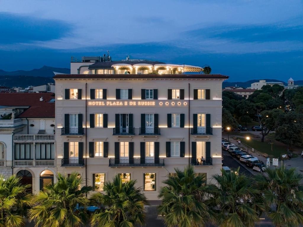 Hotel Plaza e de Russie hotel in Viareggio