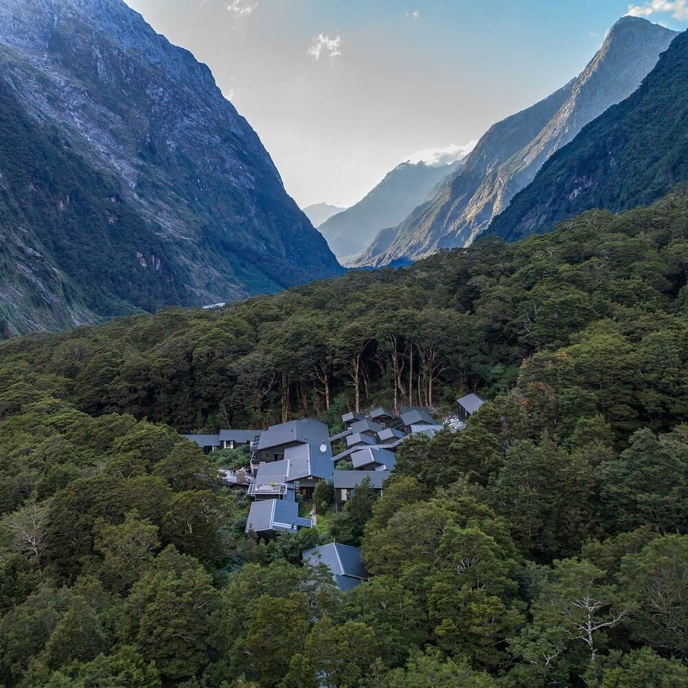 Pompolona Lodge - Ultimate Hikes hotel in Fiordland National Park, New Zealand
