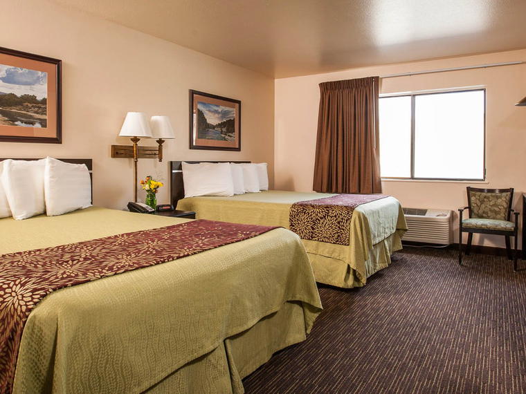 Cottonwood Inn & Suites, Glasgow, United States