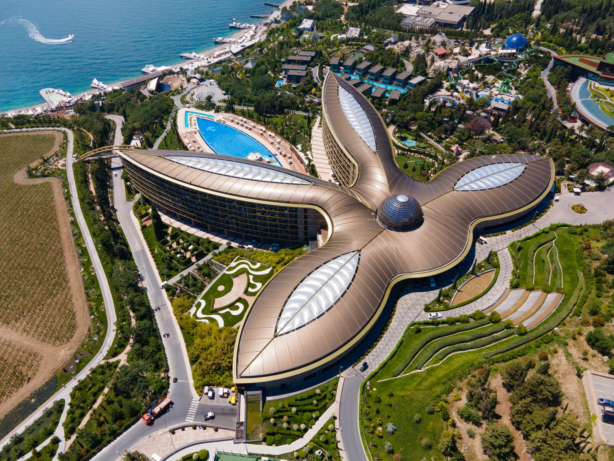 Mriya Resort & Spa hotel in Opolzneve, Russia