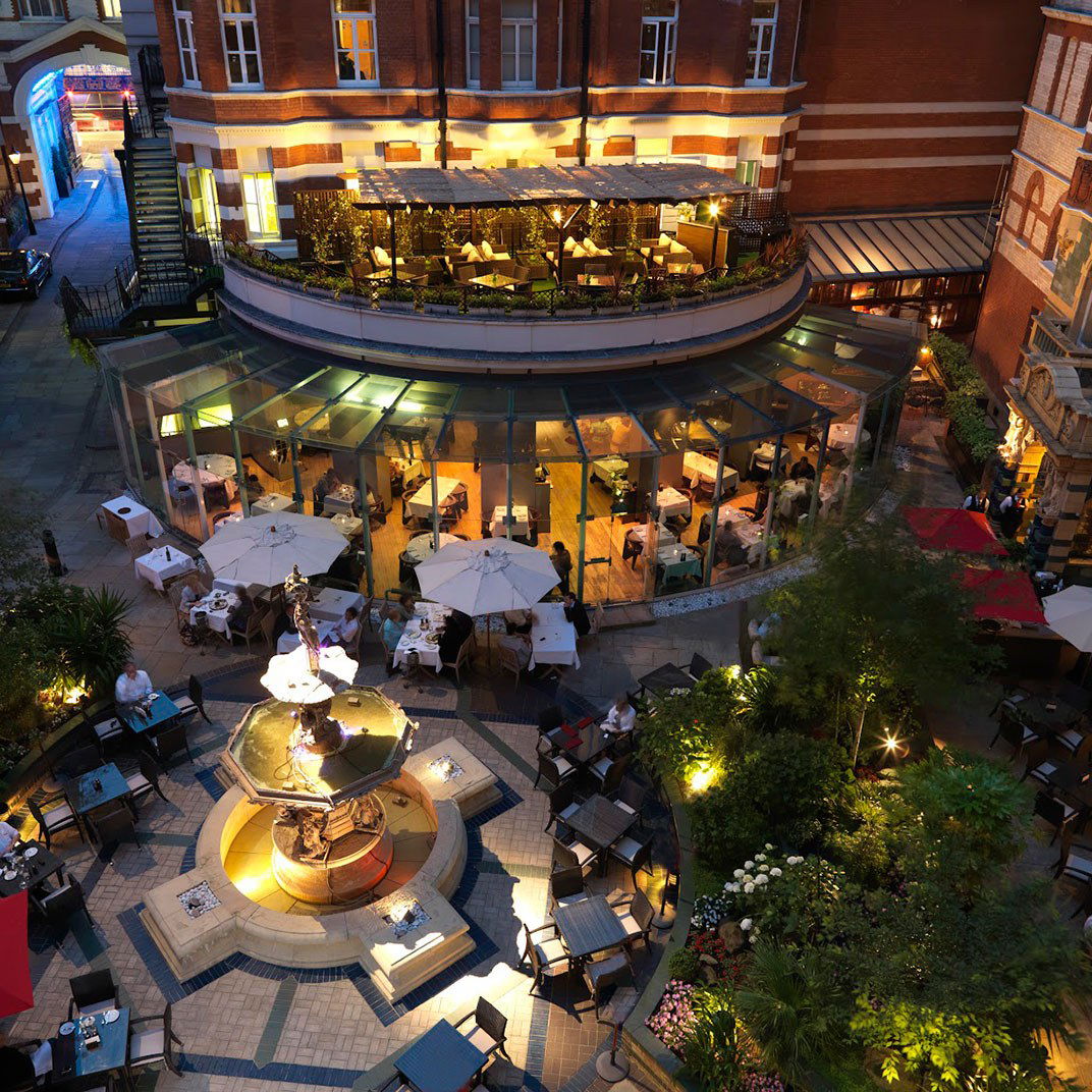 Taj 51 Buckingham Gate, Suites and Residences London, Hotel in London