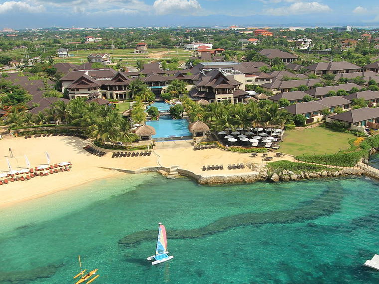 Crimson Resort & Spa Mactan, Cebu, Philippines