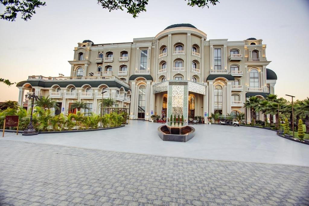 Sarovar Portico Saharanpur hotel in Saharanpur