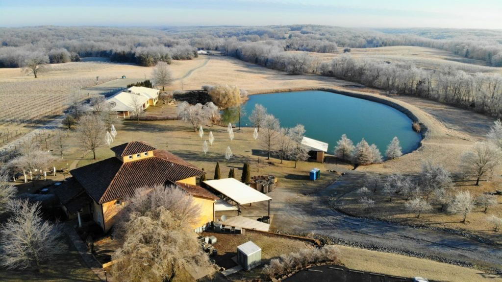 Blue Sky Vineyard, Hotel in Lick Creek