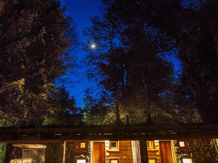 Huilo Huilo Nawelpi Lodge, Los Lagos, Chile