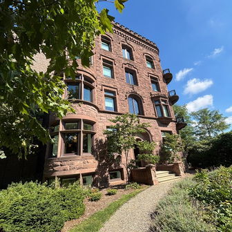 El Moore Lodge & Residences