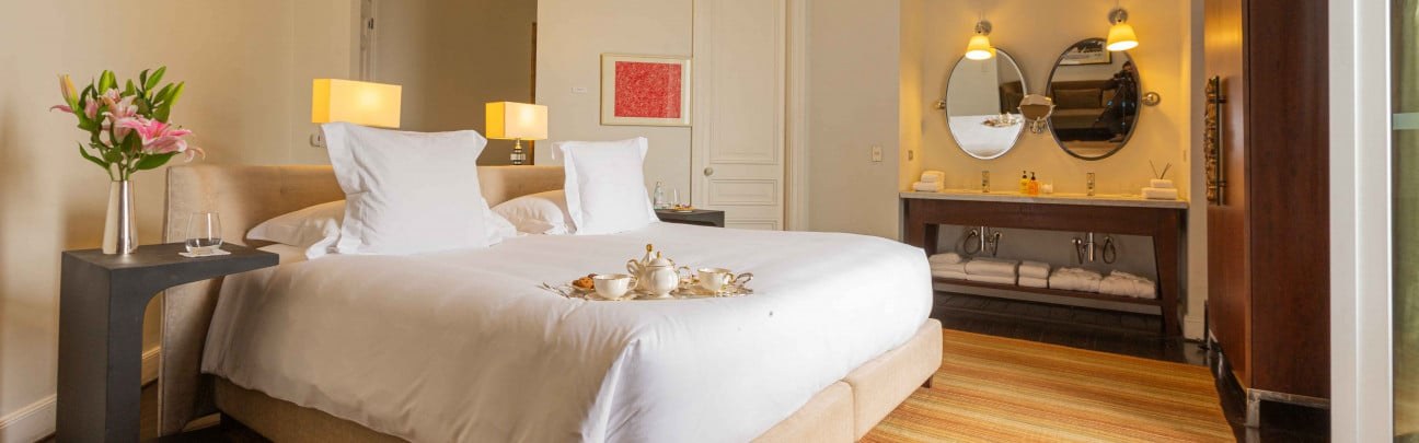Hotel B