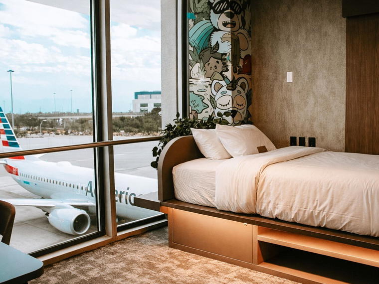 Wait n’ Rest, Miami, United States