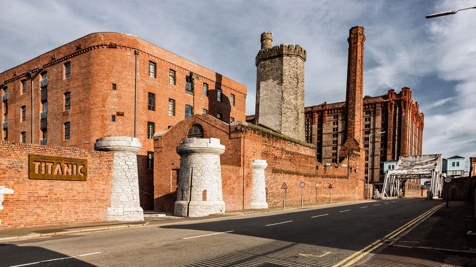 Titanic Hotel Liverpool – Stanley Dock hotel in Liverpool, United Kingdom