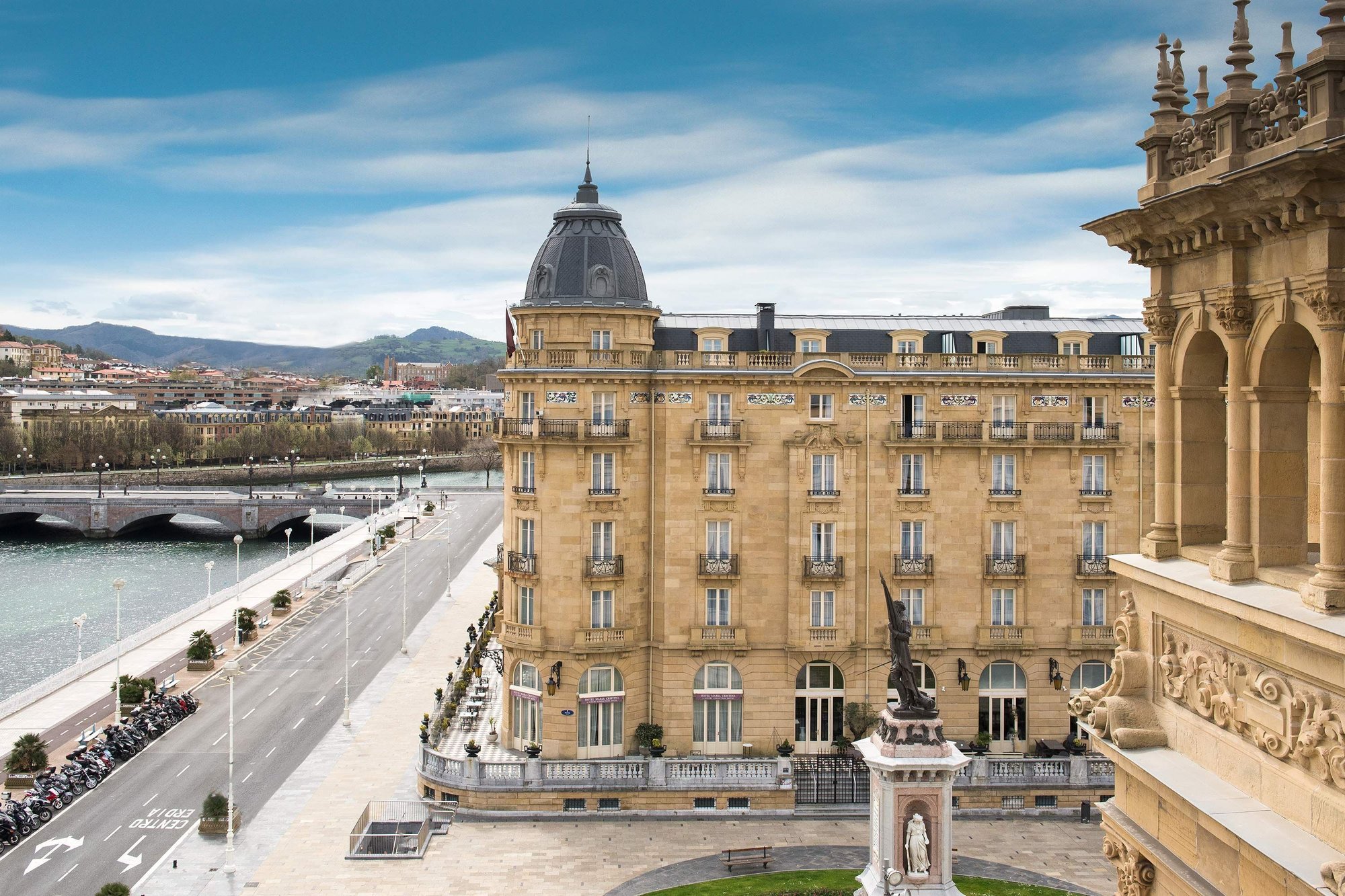 Apartamentua hotel in San Sebastián, Spain