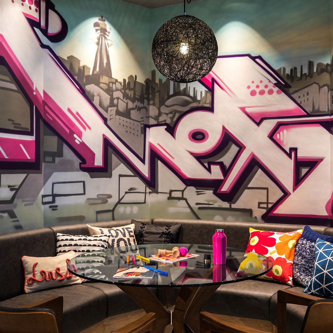 Moxy Osaka Honmachi, Hotel in Osaka
