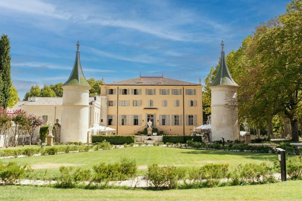 Château de Fonscolombe hotel in Le Puy-Sainte-Réparade