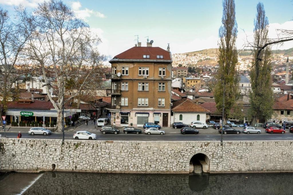 Maroon, Sarajevo, Bosnia and Herzegovina