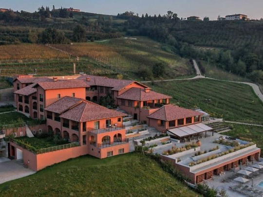 Casa di Langa, Cerretto Langhe, Italy