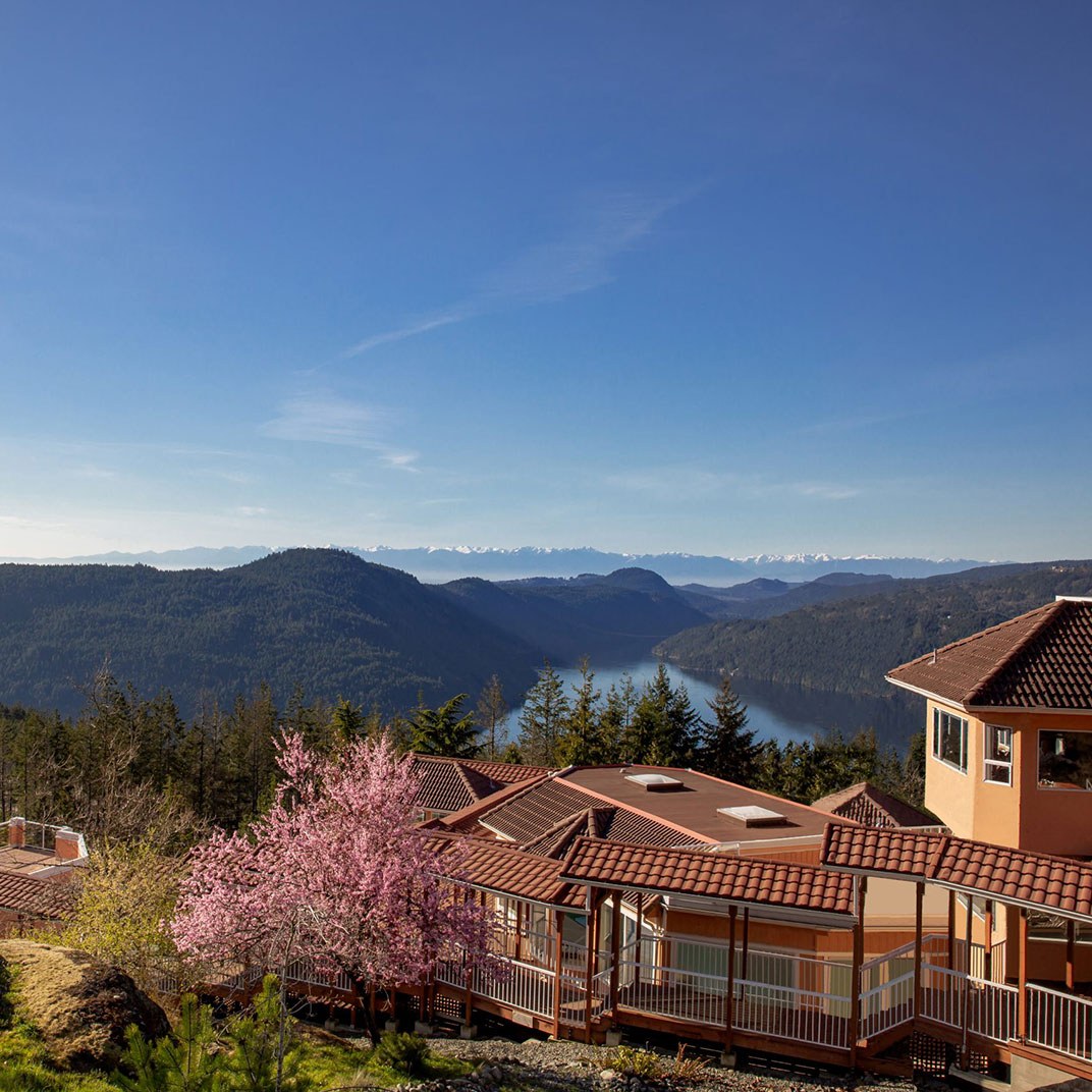 Villa Eyrie Resort