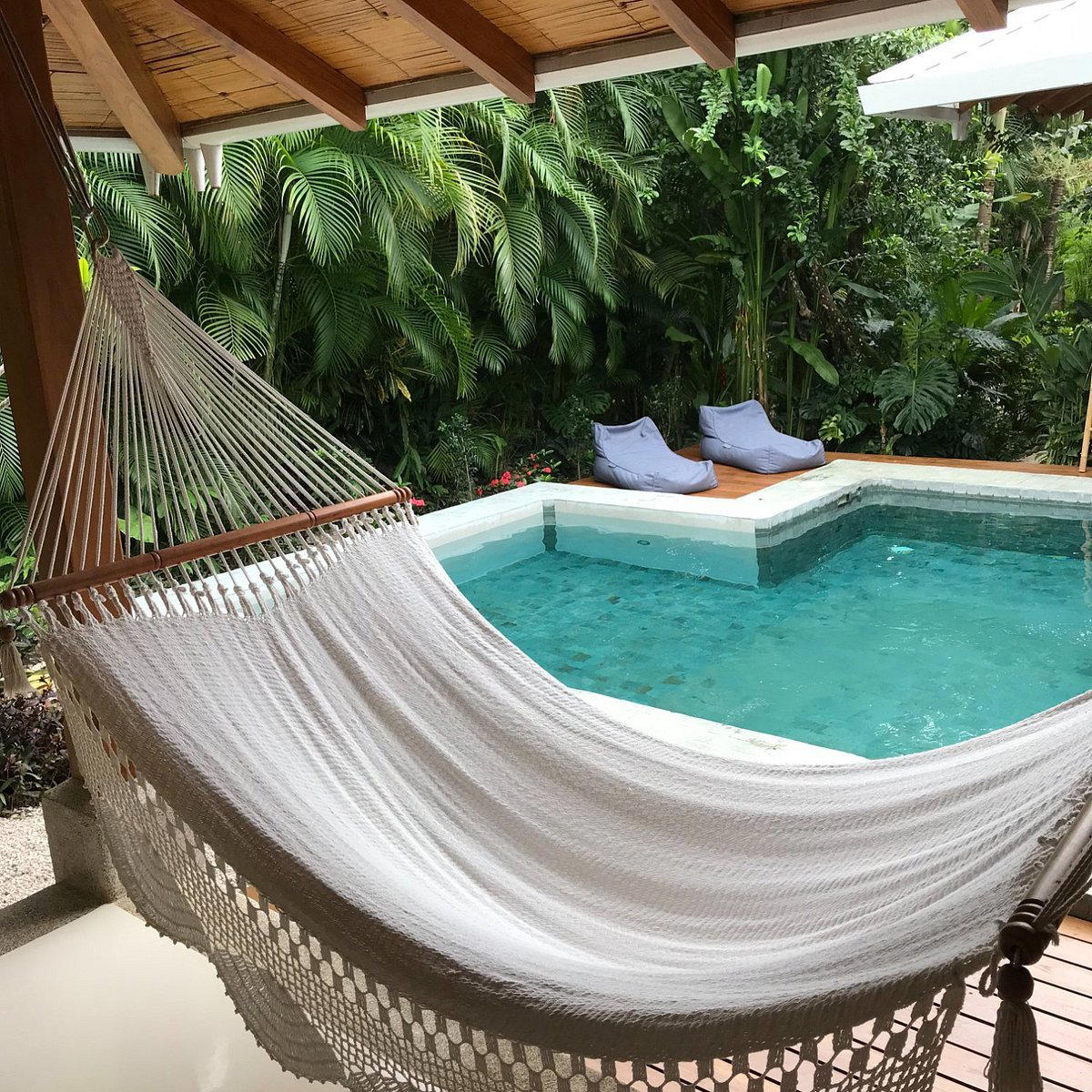 Batik Costa Rica, Puntarenas, Costa Rica