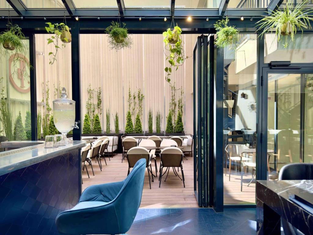 Hôtel Perpetual - Elysées-Montaigne, Paris, France