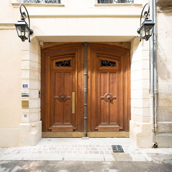 La Particulière