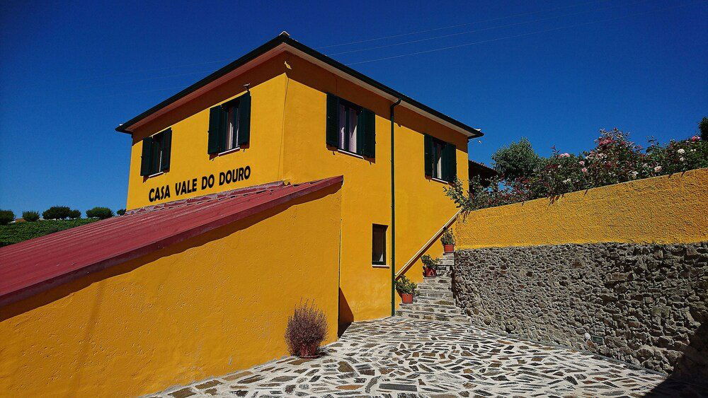 Douro Valley - Casa Vale do Douro, Hotel in Cambres