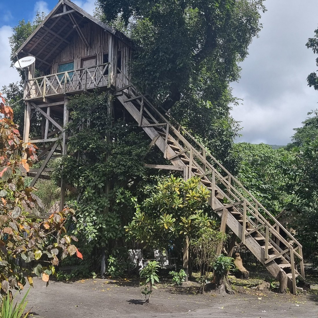 Thomas' Yasur View Lodge, Tanna, Vanuatu