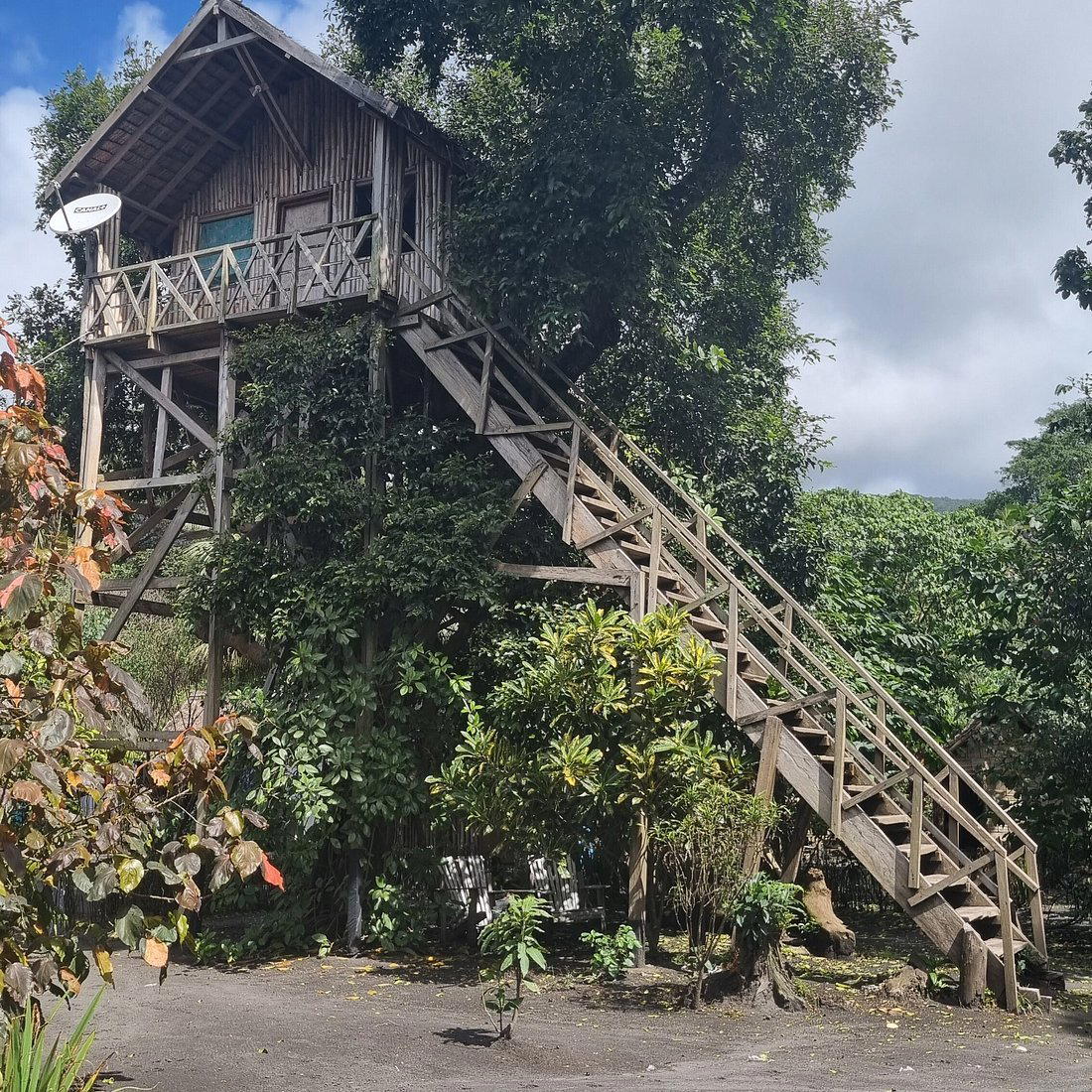 Thomas' Yasur View Lodge hotel in Tanna, Vanuatu
