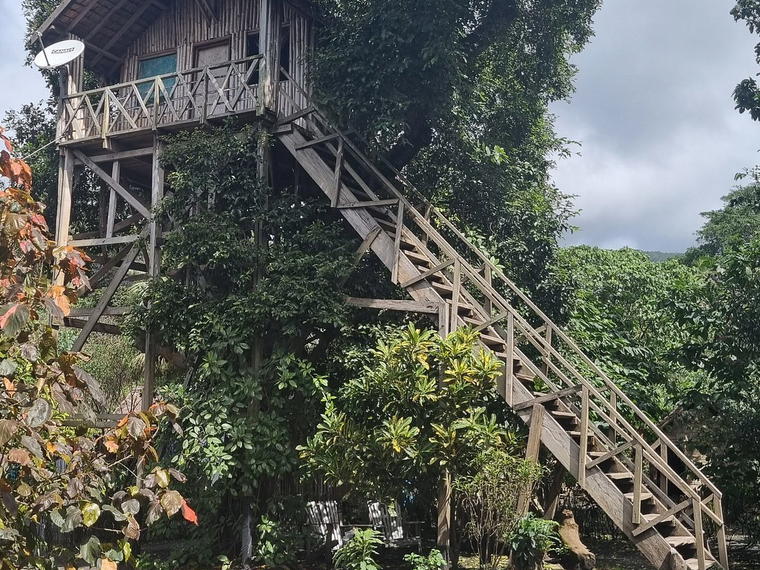 Thomas' Yasur View Lodge, Tanna, Vanuatu