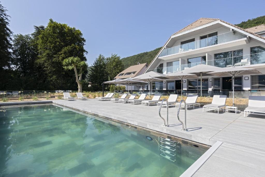 Black Bass hotel in Sevrier