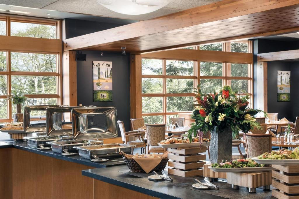 Cedarbrook Lodge, Seatac, United States