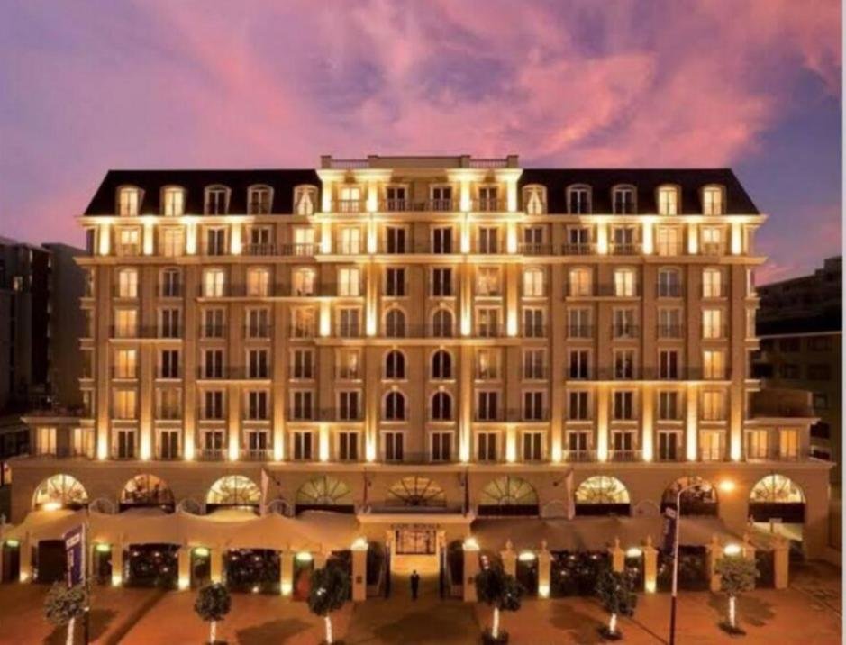 Cape Royale Luxury Suites hotel in Cape Town, South Africa