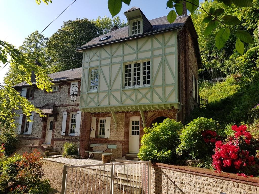 Chez Les Colin Maison d'hôtes, Pays De Montbenoit, France