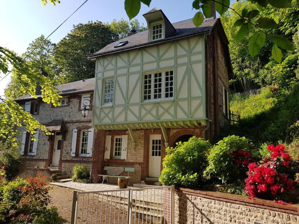 Chez Les Colin Maison d'hôtes hotel in Pays De Montbenoit