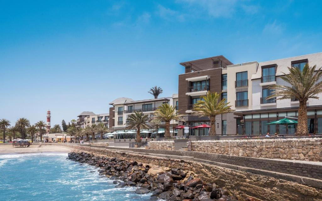 Strand hotel