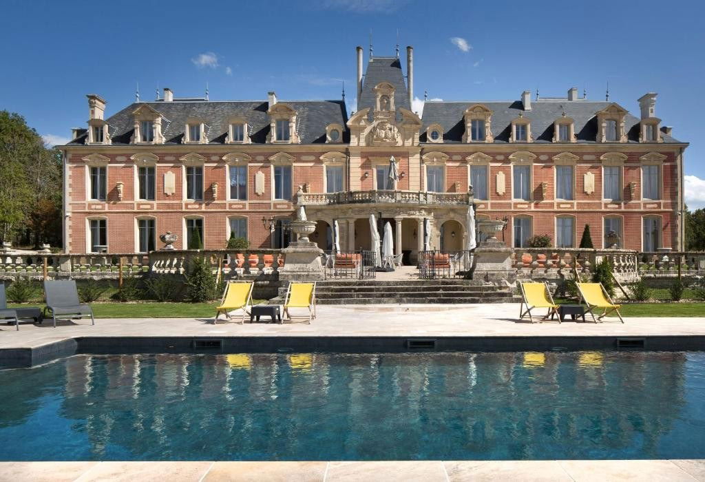 Alexandra Palace - La Maison Younan, Hotel in Mazières-en-Gâtine