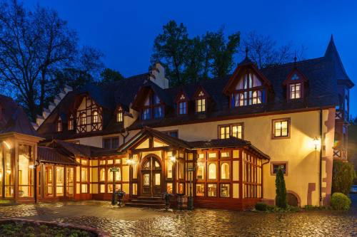Schlosshotel Weyberhöfe, Hotel in Hosbach
