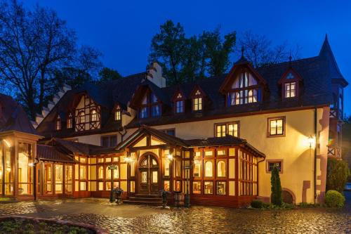 Schlosshotel Weyberhöfe, Hosbach, Germany