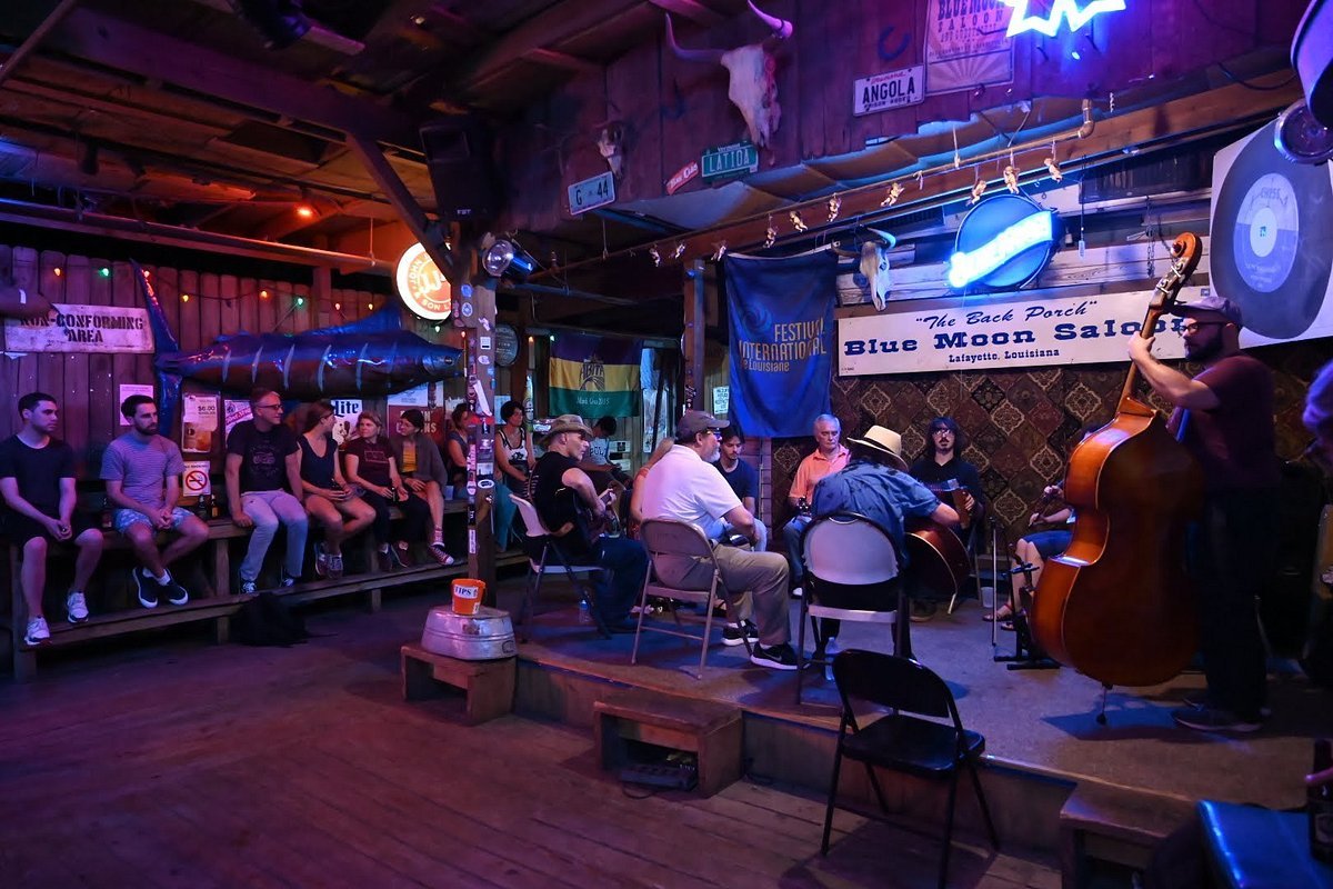 Blue Moon Saloon & Guest House