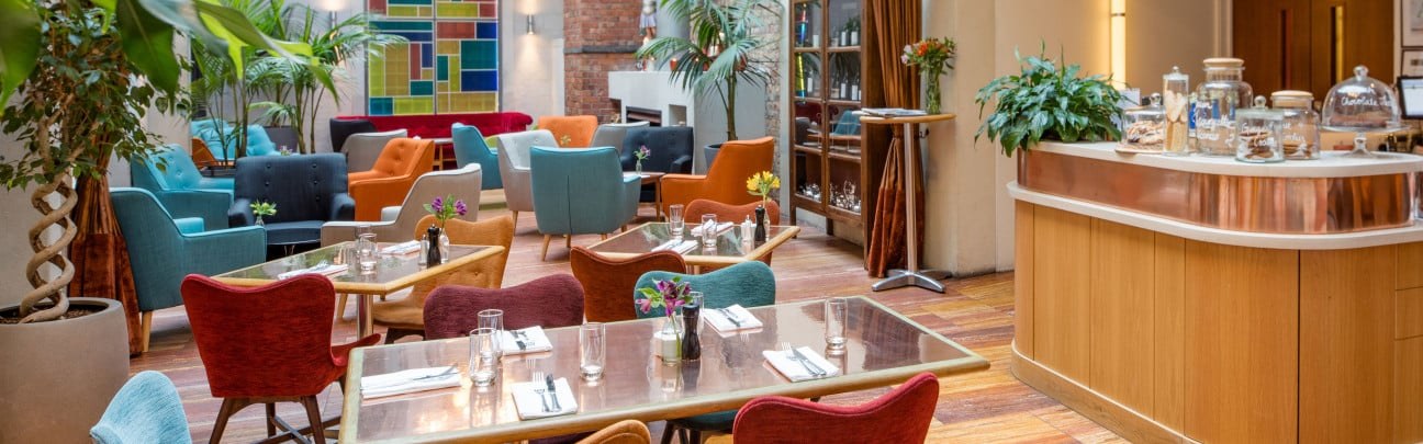 Hotel DeBrett, Auckland Central, New Zealand