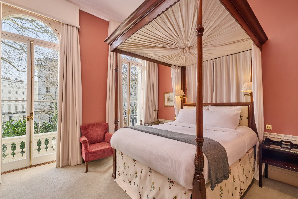Four-poster bedroom at Roseate House London