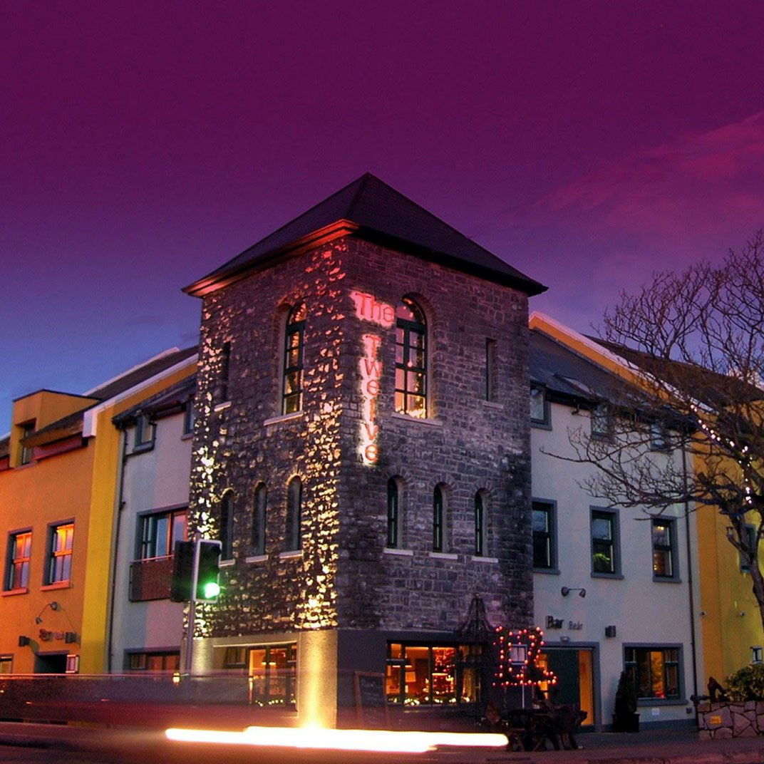 The Twelve Hotel, Hotel in Barna
