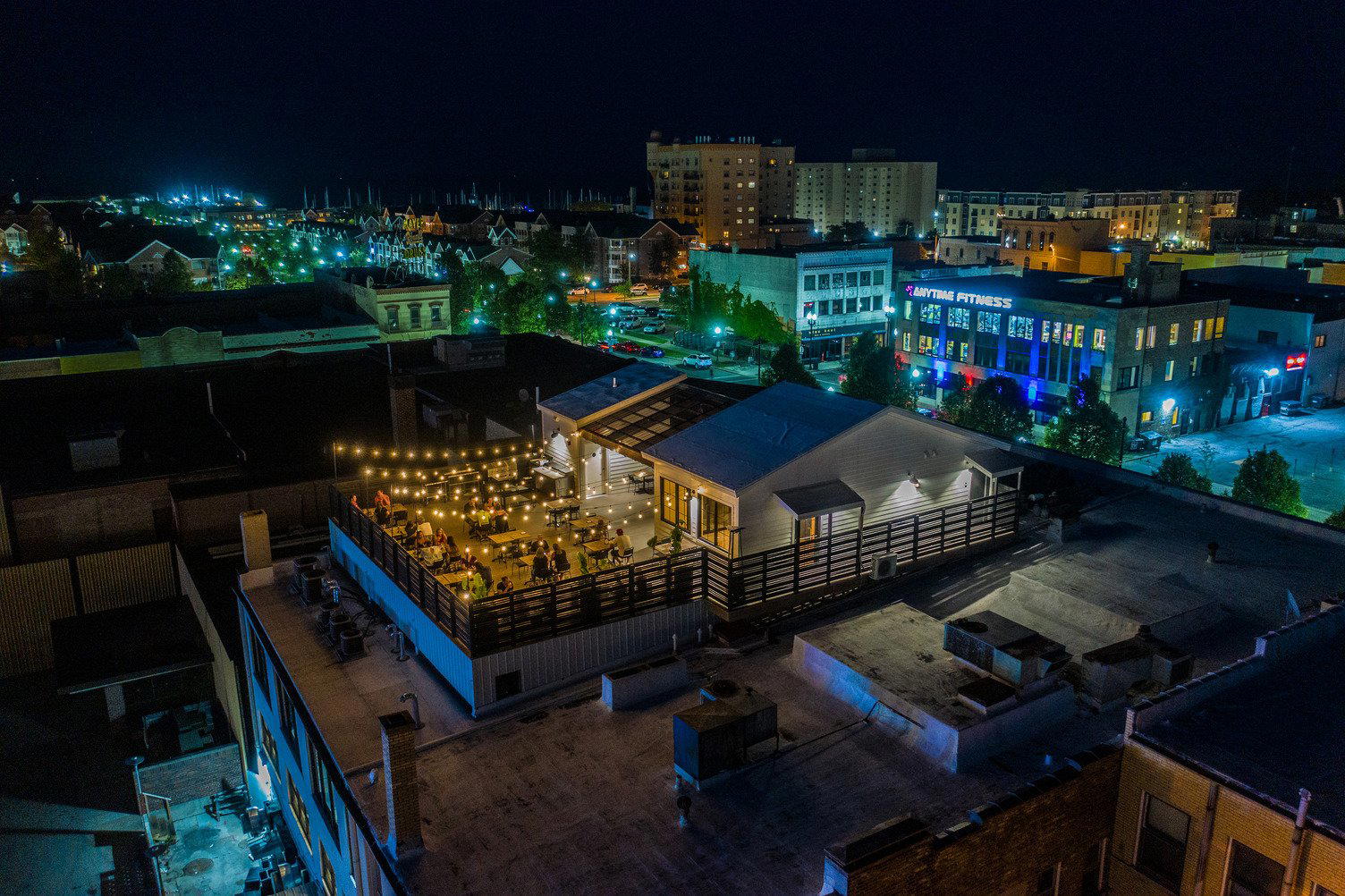 The Apis Hotel & Restaurant hotel in Kenosha
