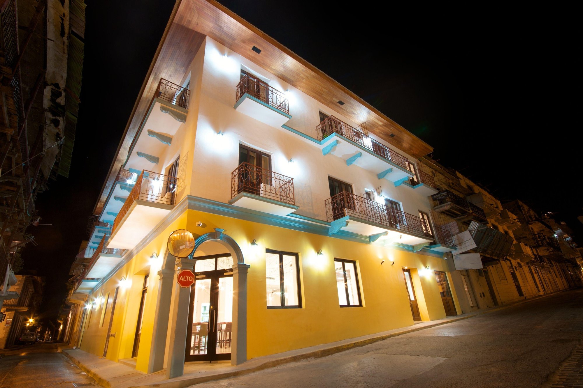 Tántalo Hotel / Kitchen / Roofbar, Hotel in Panama City